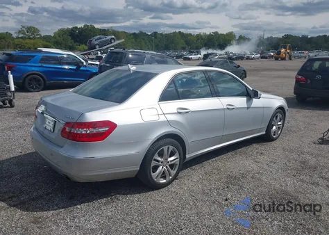 2011 Mercedes-Benz E 350 4Matic z USA, uszkodzony, nr VIN WDDHF8HB8BA463304